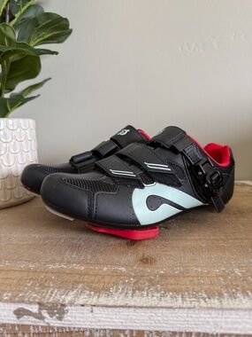 Peloton Cycling Shoes — Size 39